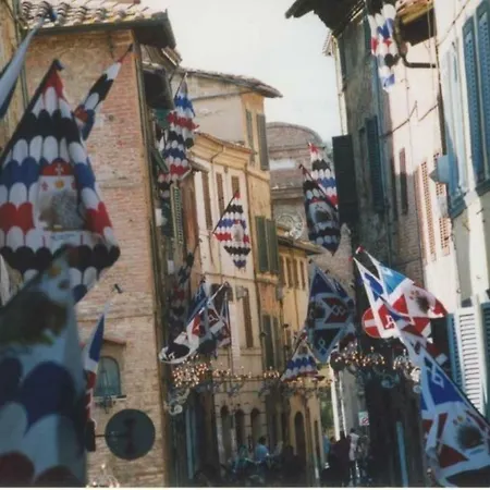 Apartment La Casa In Camollia Siena
