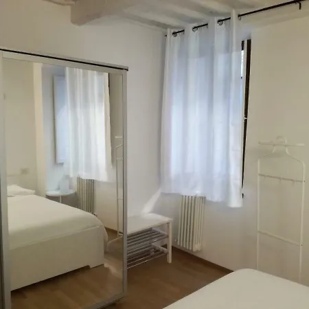 Apartment La Casa In Camollia Siena